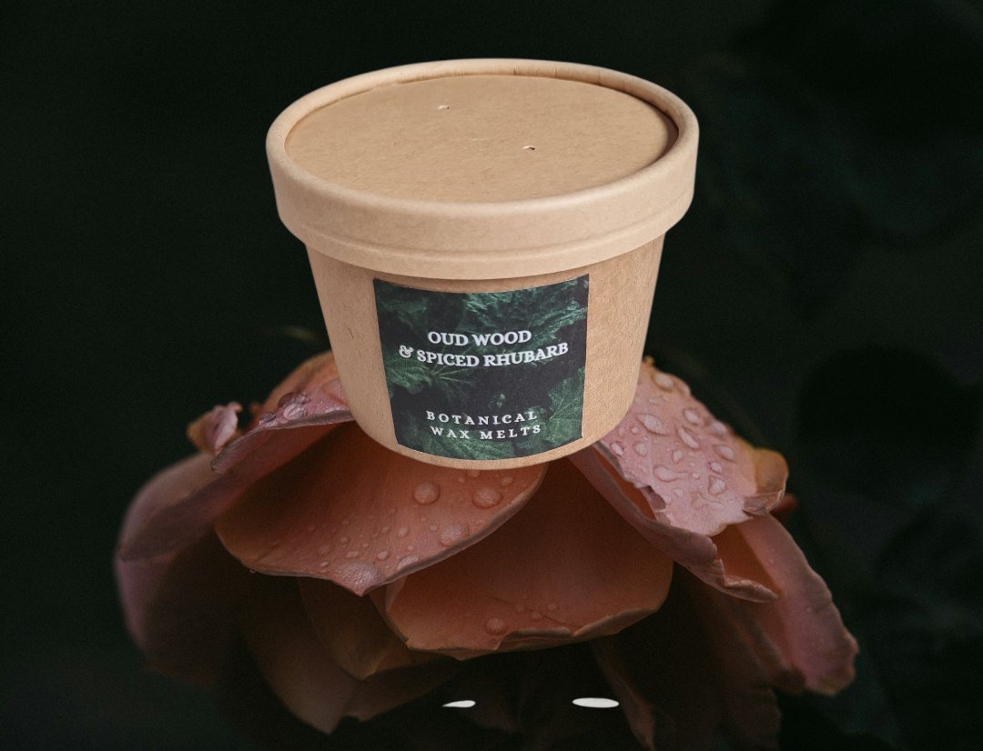 BOTANICAL WAX MELT TUB - OUD WOOD & SPICED RHUBARB
