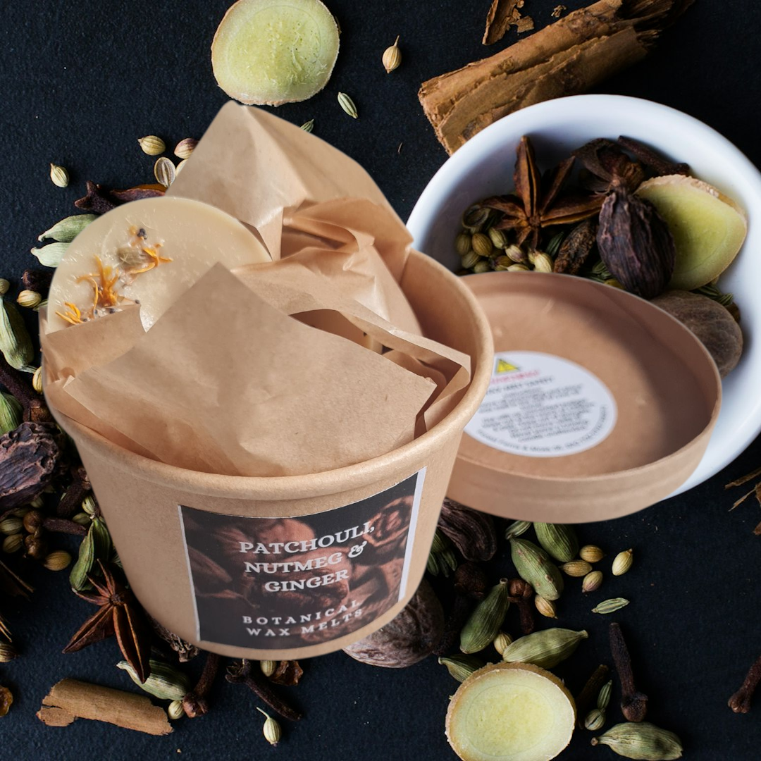 BOTANICAL WAX MELT TUB - PATCHOULI, NUTMEG & GINGER