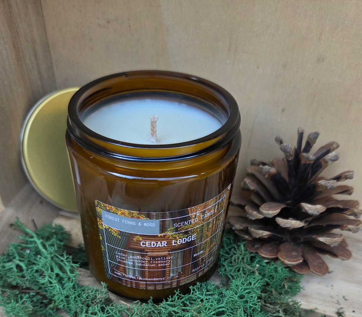 AMBER JAR CANDLE WITH GOLD LID - CEDAR LODGE